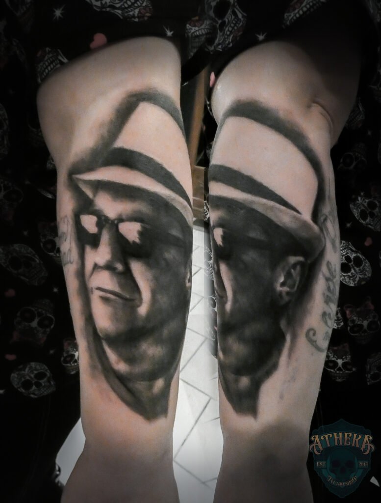 Tatouage portrait réaliste Atheka Tattoo Shop Avesnelles